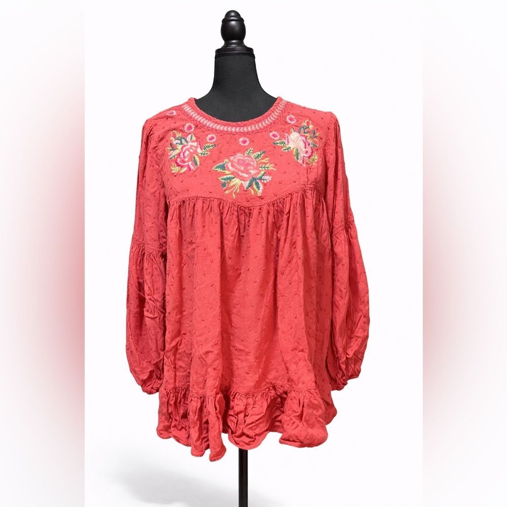 Solitaire Coral Embroidered Swiss Dot Blouse Size Small
